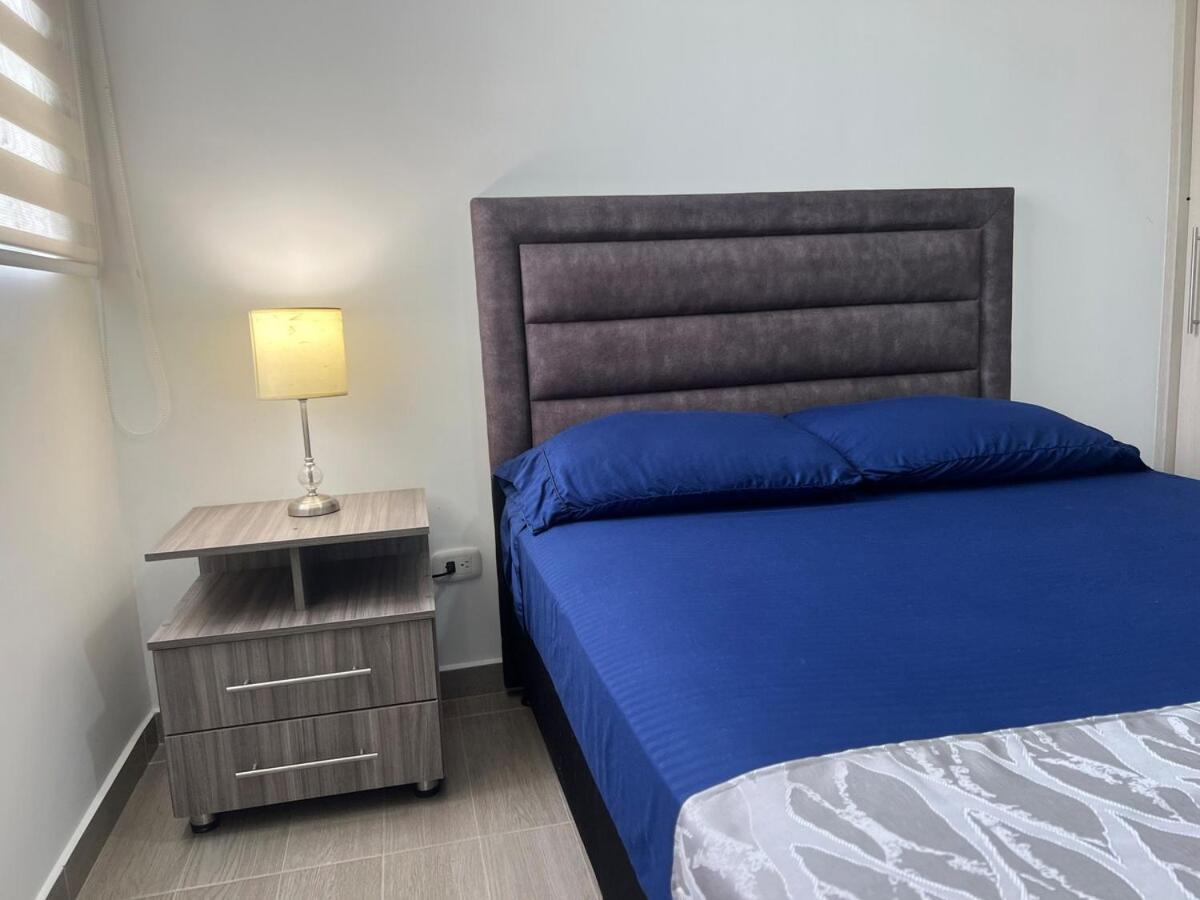 Apartamento Terminal De Transporte, Cable Aereo, Dollarcity, D1